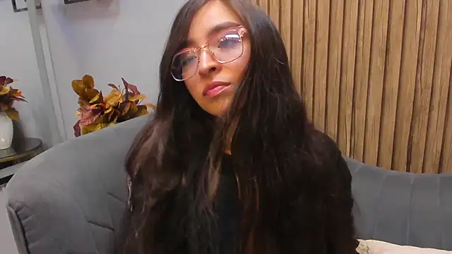 Eva Macalliter online show from March 14, 2025, 4:21 am