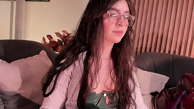 Eva Macalliter online show from May 29, 2026, 3:12 am