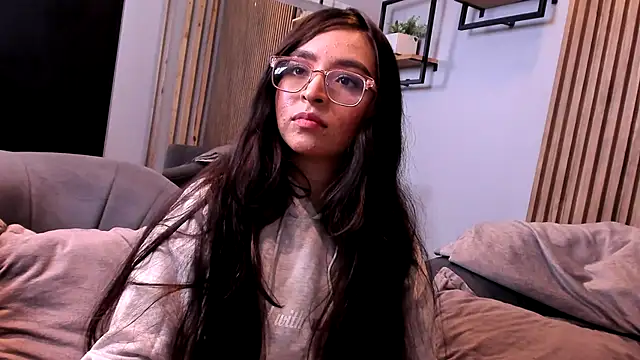 Eva Macalliter online show from October 30, 2025, 4:22 am