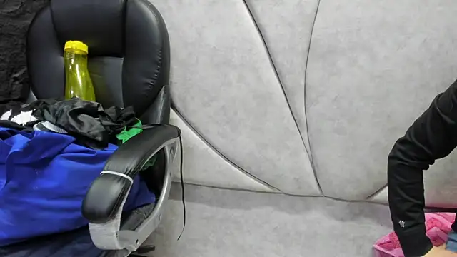 Snapshot of HornySlut69_ chatting on March 2, 2026, 12:33 am HornySlut69 online show from March 2, 2026, 12:33 am