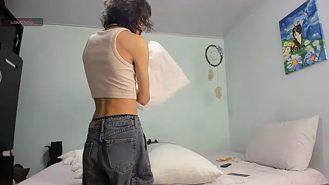 Snapshot of imcoltonalvin chatting on February 12, 2025, 1:19 am imcoltonalvin online show from February 12, 2025, 1:19 am