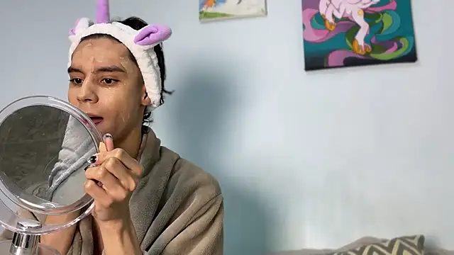 Snapshot of imcoltonalvin chatting on December 4, 2025, 11:48 pm imcoltonalvin online show from December 4, 2025, 11:48 pm