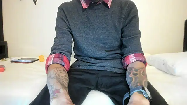 Snapshot of RoosterWabbit chatting on October 4, 2025, 8:43 pm RoosterWabbit online show from October 4, 2025, 8:43 pm