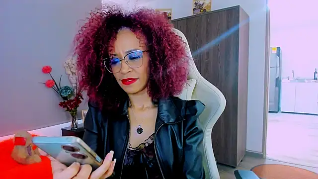 Snapshot of ScarlettMalbec chatting on March 17, 2026, 8:23 pm ScarlettMalbec online show from March 17, 2026, 8:23 pm