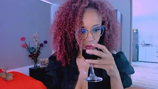 Snapshot of ScarlettMalbec chatting on April 13, 2026, 9:08 pm ScarlettMalbec online show from April 13, 2026, 9:08 pm