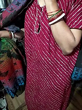 COUPLLE VILLAGE online show from November 8, 2025, 6:17 am