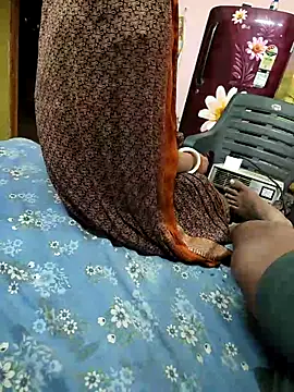 COUPLLE VILLAGE online show from February 7, 2026, 10:29 pm