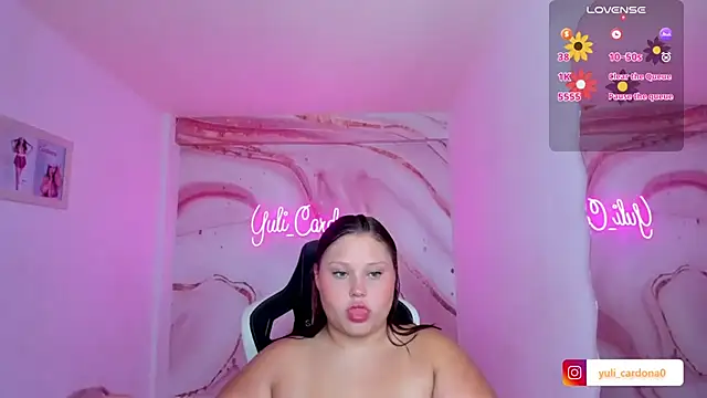 Snapshot of YuliCardona_ chatting on February 5, 2026, 4:58 pm YuliCardona online show from February 5, 2026, 4:58 pm