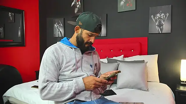 Thiagogomez online show from March 22, 2025, 12:25 pm