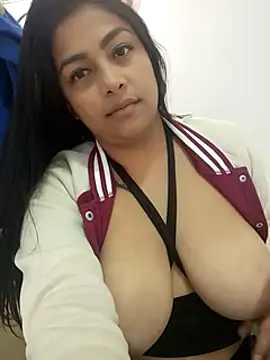 ViolettAndCandy online show from February 20, 2025, 6:35 pm