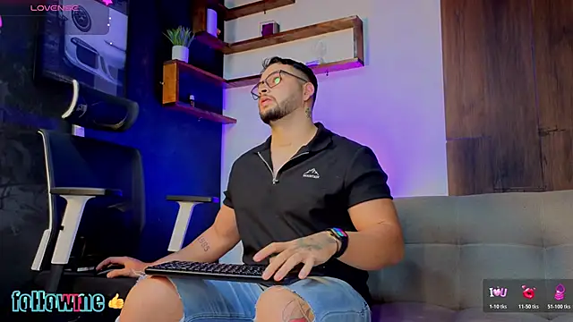 Andrew Brown online show from October 24, 2025, 7:35 pm