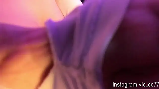 Snapshot of victoriamoon1 chatting on February 5, 2026, 5:36 am victoriamoon1 online show from February 5, 2026, 5:36 am