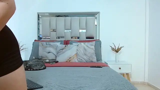 hellen martin online show from December 22, 2025, 8:31 pm