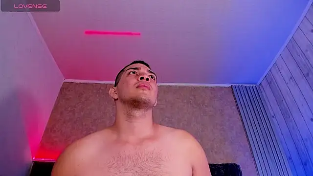 Snapshot of JUANDIAMONDS98 chatting on February 21, 2025, 1:11 pm JUANDIAMONDS98 online show from February 21, 2025, 1:11 pm