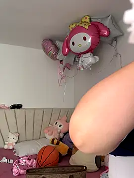 Danielavegax online show from October 15, 2025, 8:28 pm