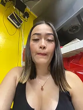 Snapshot of Danielavegax chatting on December 18, 2024, 12:21 am Danielavegax online show from December 18, 2024, 12:21 am