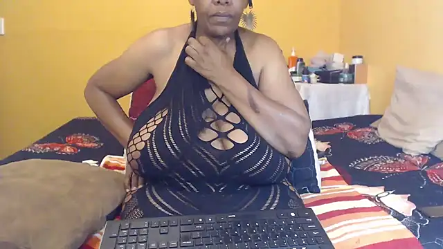 Snapshot of bustykelly chatting on February 10, 2026, 9:41 am bustykelly online show from February 10, 2026, 9:41 am