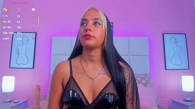 charlotte kisss online show from June 1, 2026, 6:18 pm