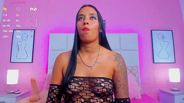charlotte kisss online show from July 28, 2026, 7:39 pm