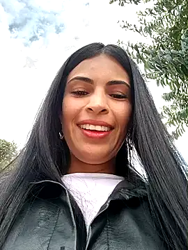 Snapshot of Astrid-- chatting on January 2, 2025, 3:19 pm Astrid-- online show from January 2, 2025, 3:19 pm