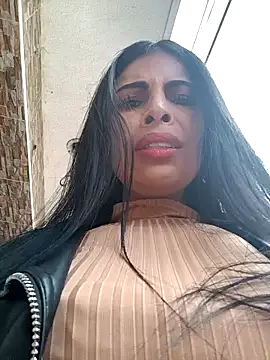 Snapshot of Astrid-- chatting on December 20, 2024, 8:01 pm Astrid-- online show from December 20, 2024, 8:01 pm