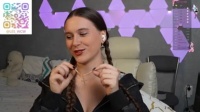 Snapshot of HarleyDeess chatting on January 14, 2026, 7:17 pm HarleyDeess online show from January 14, 2026, 7:17 pm