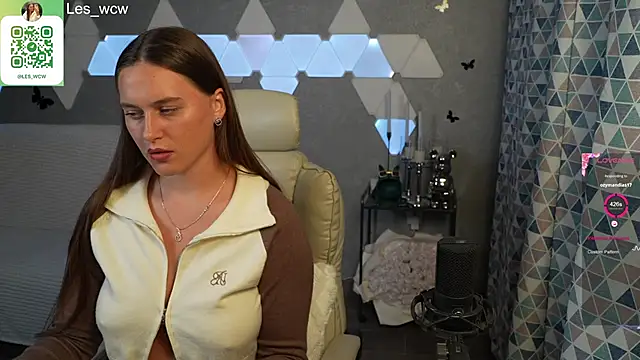 HarleyDeess online show from September 20, 2025, 9:42 pm