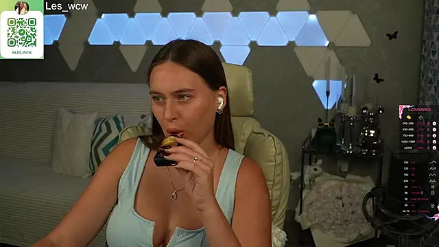 HarleyDeess online show from September 27, 2025, 8:37 pm