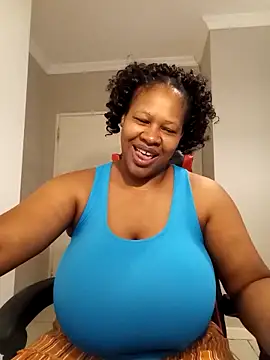 Snapshot of bustylisa1983 chatting on February 25, 2025, 6:25 am bustylisa1983 online show from February 25, 2025, 6:25 am