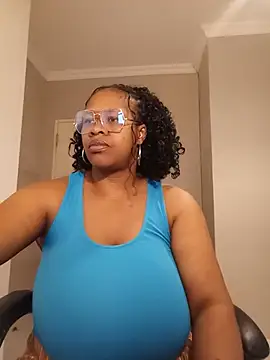 bustylisa1983 online show from June 12, 2026, 5:38 am