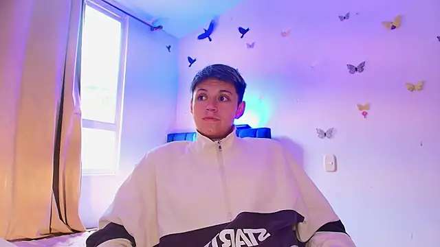 Snapshot of 9_Fernanda_9 chatting on December 4, 2025, 2:05 pm 9 Fernanda 9 online show from December 4, 2025, 2:05 pm