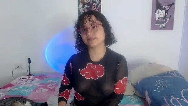 Snapshot of lou_cute chatting on February 3, 2025, 4:25 am lou cute online show from February 3, 2025, 4:25 am