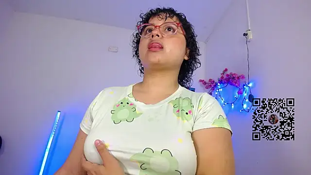 Snapshot of lou_cute chatting on July 10, 2026, 10:48 am lou cute online show from July 10, 2026, 10:48 am