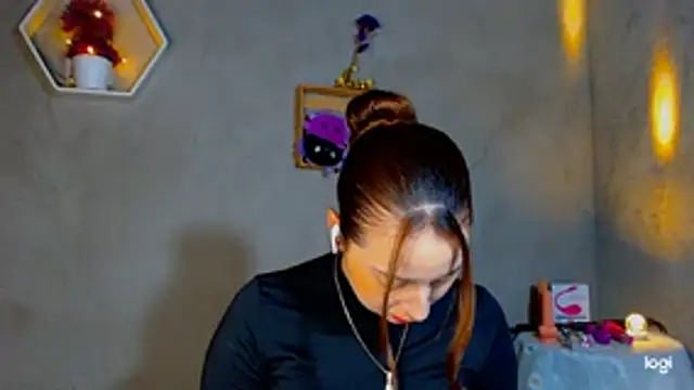 Snapshot of hot_emiliana chatting on December 5, 2025, 9:12 pm hot emiliana online show from December 5, 2025, 9:12 pm