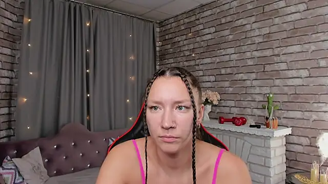 Snapshot of SarahCoksss chatting on April 18, 2026, 12:24 am SarahCoksss online show from April 18, 2026, 12:24 am