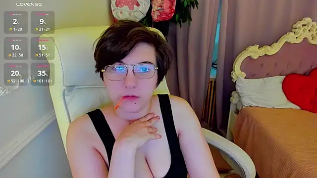 Lily Marlin online show from June 12, 2026, 3:04 am
