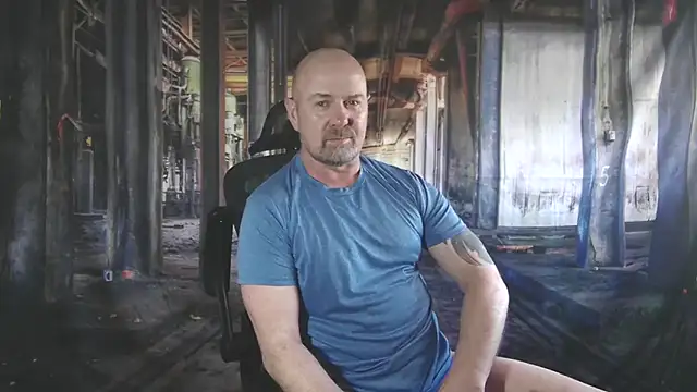Snapshot of ManlyPrisonGuy chatting on April 4, 2026, 2:12 pm ManlyPrisonGuy online show from April 4, 2026, 2:12 pm