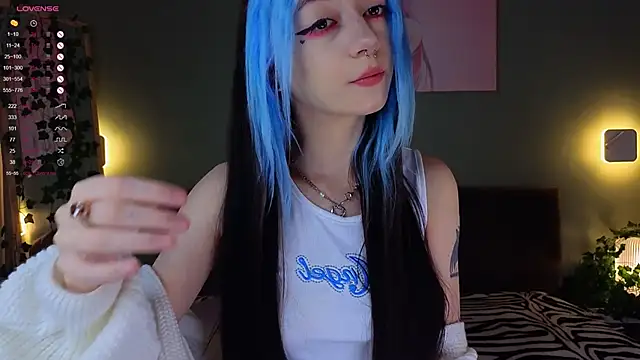 Snapshot of TristaRoht chatting on February 20, 2025, 3:08 pm TristaRoht online show from February 20, 2025, 3:08 pm