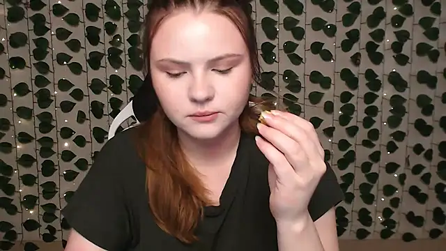 Snapshot of IxxiLiana chatting on February 11, 2025, 4:11 am IxxiLiana online show from February 11, 2025, 4:11 am