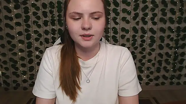 Snapshot of IxxiLiana chatting on March 9, 2025, 8:29 am IxxiLiana online show from March 9, 2025, 8:29 am