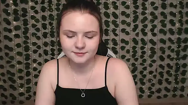 Snapshot of IxxiLiana chatting on February 25, 2025, 4:03 am IxxiLiana online show from February 25, 2025, 4:03 am