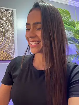 Snapshot of Mau_White chatting on May 3, 2026, 1:55 am Mau White online show from May 3, 2026, 1:55 am