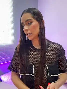 Snapshot of Mau_White chatting on May 6, 2026, 3:38 pm Mau White online show from May 6, 2026, 3:38 pm