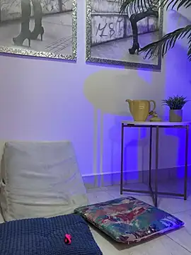 Mau White online show from March 18, 2026, 2:37 am