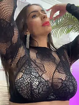 Snapshot of Mau_White chatting on April 18, 2026, 7:07 pm Mau White online show from April 18, 2026, 7:07 pm