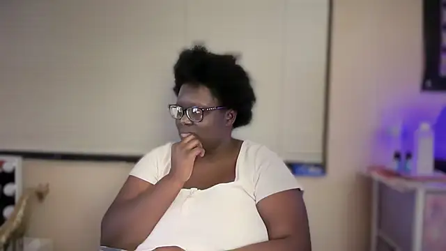 Snapshot of Yagurl__west chatting on February 20, 2025, 4:18 am Yagurl west online show from February 20, 2025, 4:18 am