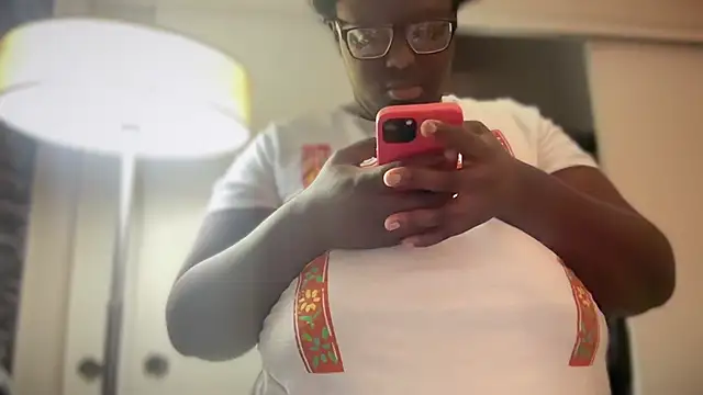 Snapshot of Yagurl__west chatting on September 22, 2025, 9:10 pm Yagurl west online show from September 22, 2025, 9:10 pm