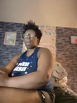 Snapshot of Yagurl__west chatting on November 14, 2025, 3:32 am Yagurl west online show from November 14, 2025, 3:32 am