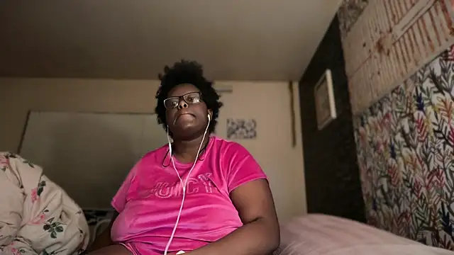 Snapshot of Yagurl__west chatting on January 16, 2026, 4:27 am Yagurl west online show from January 16, 2026, 4:27 am