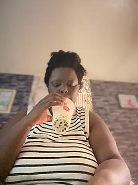 Snapshot of Yagurl__west chatting on November 8, 2025, 10:35 pm Yagurl west online show from November 8, 2025, 10:35 pm